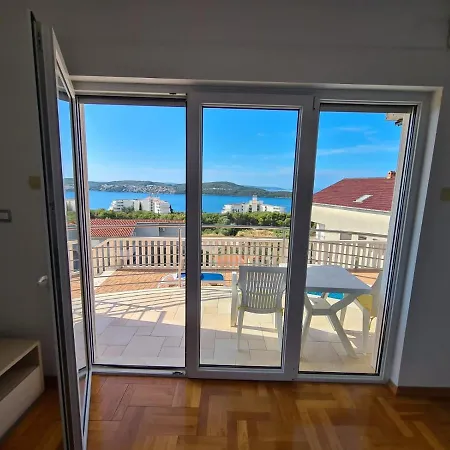 Luciana Apartmán *