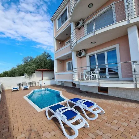 Luciana * تروغير