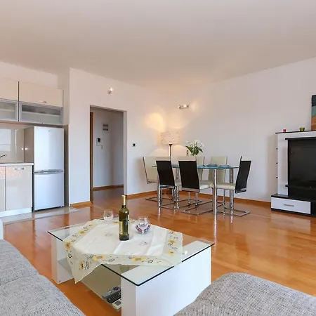 شقة Luciana تروغير